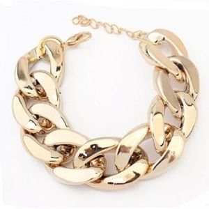 Vintage look plastic chain link bracelet gold